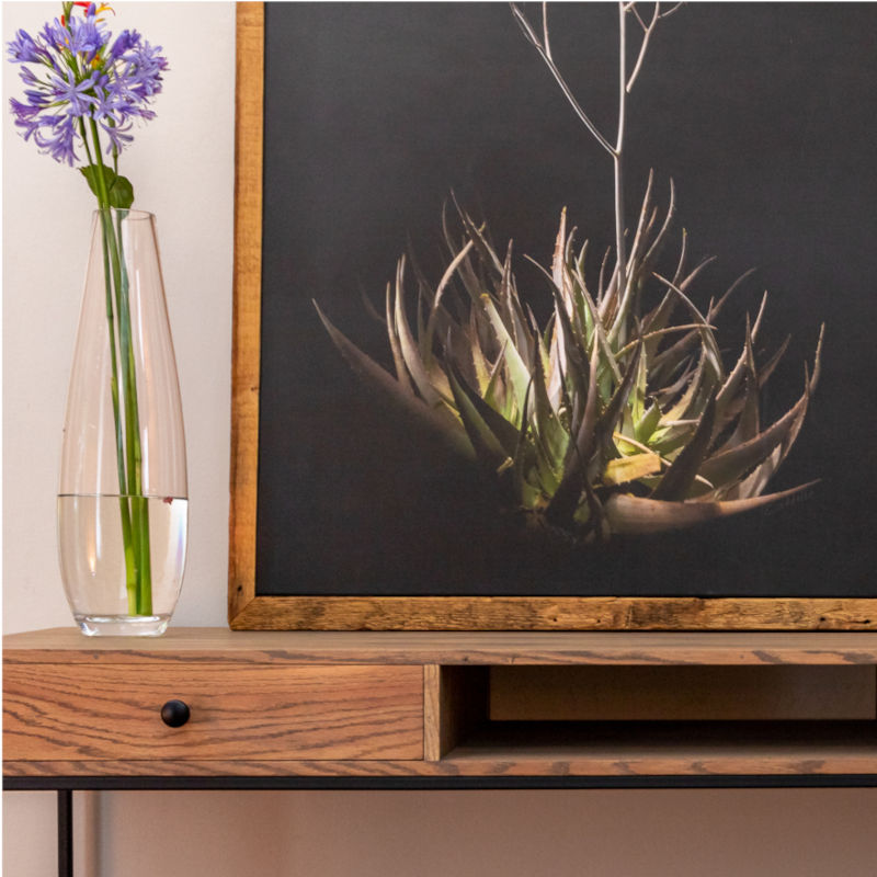 close up desk / work station